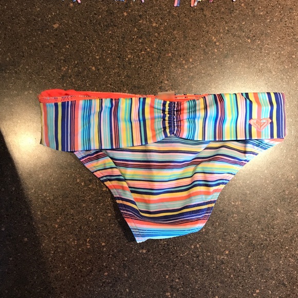 Roxy Bikini Set - Picture 6 of 7